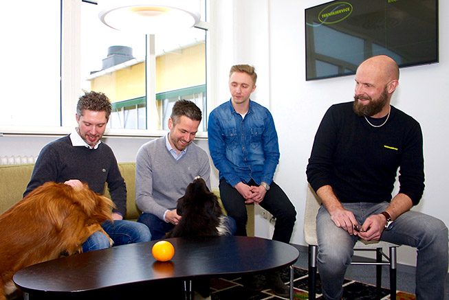 Teknikservice administrativa funktion, delar av personalen på bild, från vänster: Christoffer Öqvist (inköp), Robert Thuresson (vd), Erik Lilja (kalkyl) och Timo Andersson (platschef och försäljning).